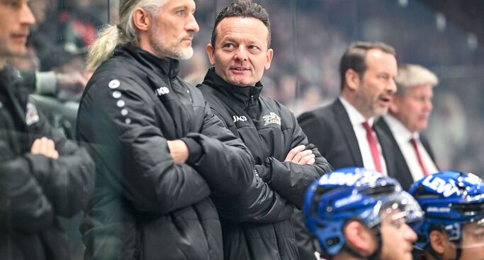 In Erkältungszeit: Dr. Golczyk hält die Panther fit