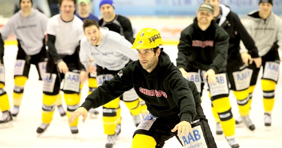 Verteidiger J.D. Forrest bleibt ein Augsburger Panther