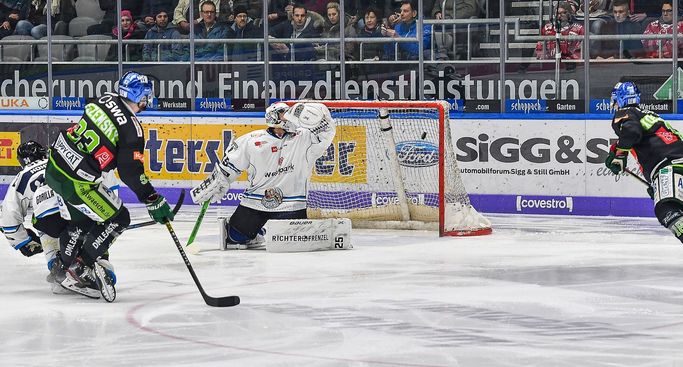 Nationalspieler Sezemsky bleibt Panthern erhalten